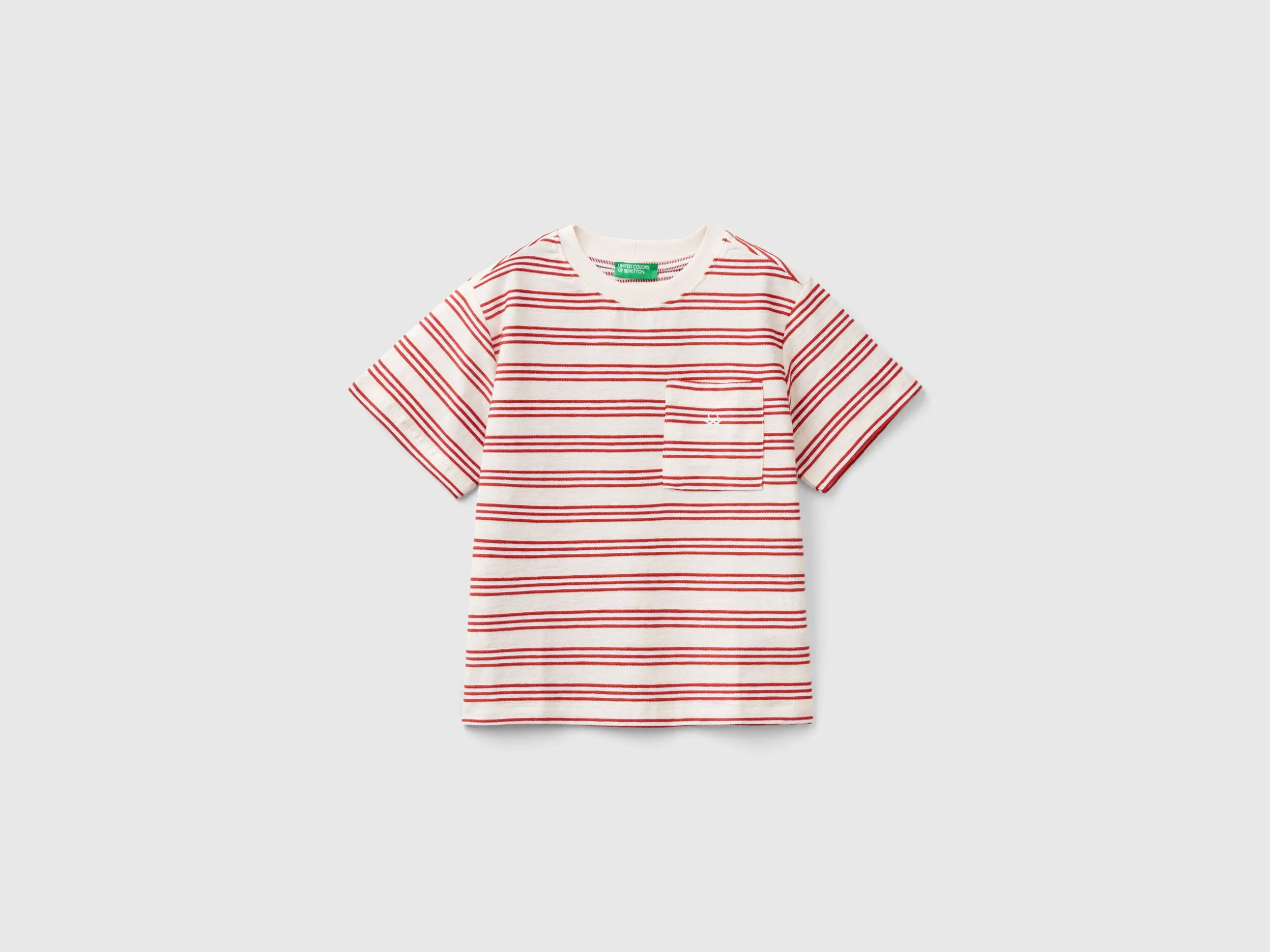 Camiseta de rayas con bolsillo
