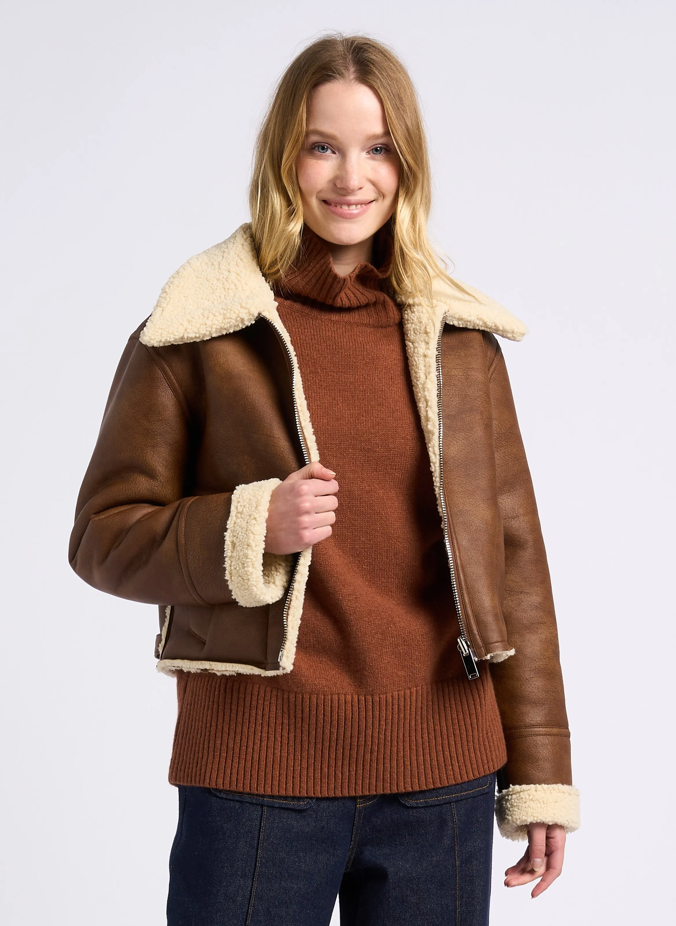 EMILIO - Chaqueta corta cuello clásico en marron