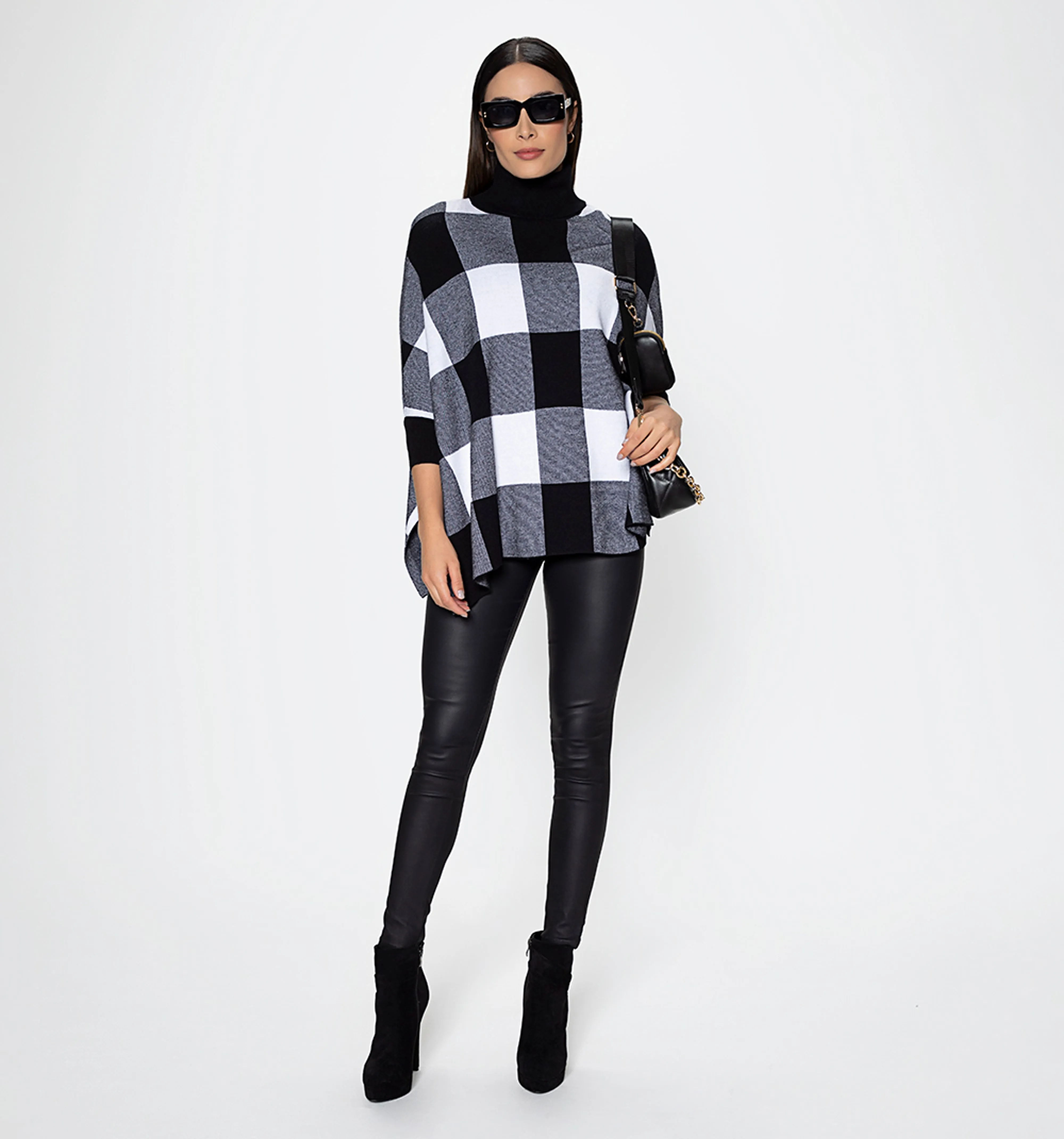 Poncho cuadros cuello alto