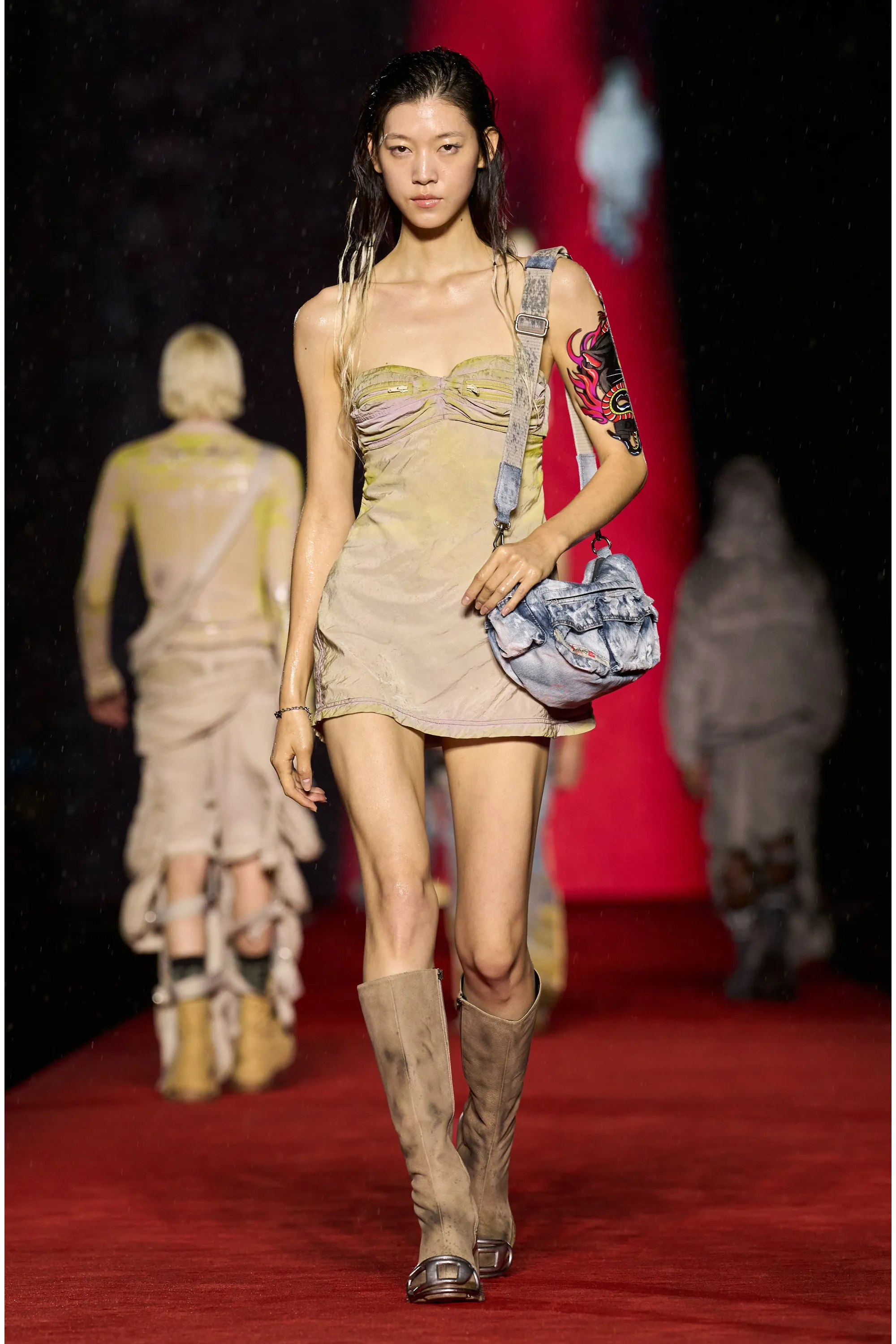 re-edition travel 3000 shoulder bag x