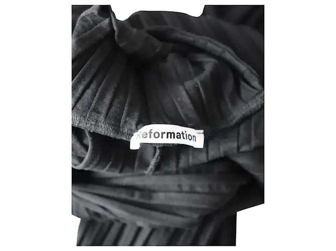 VESTIDO A MEDIDA CON CUELLO ALTO REFORMATION Negro 
